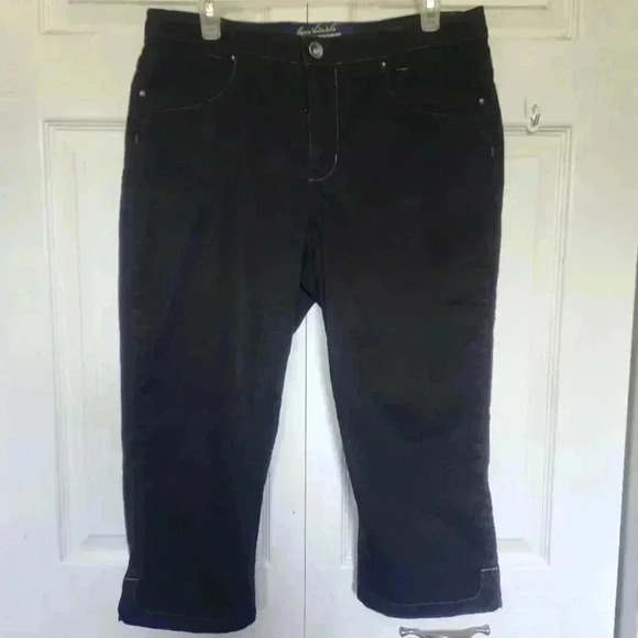 Gloris Vanderbilt The Perfect Fit Missy Cotton Blend Jet Black Capri's Size  12 - Picture 1 of 11